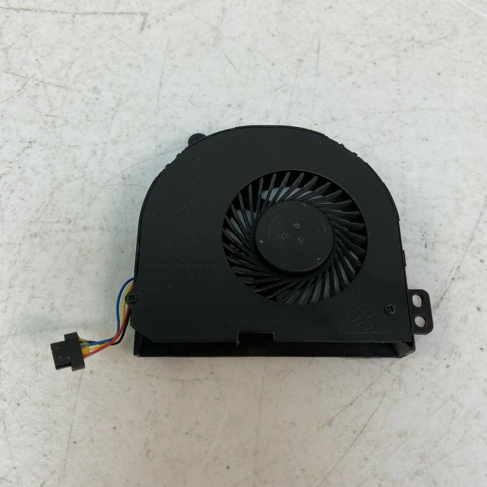 Thay Quạt tản nhiệt Dell Latitude E5470