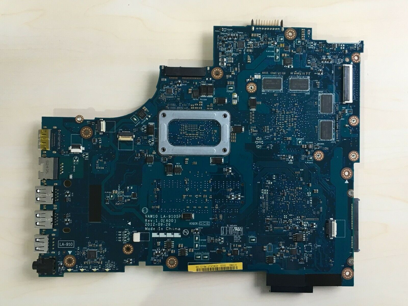 Main CPU I3-4010U VGA Share