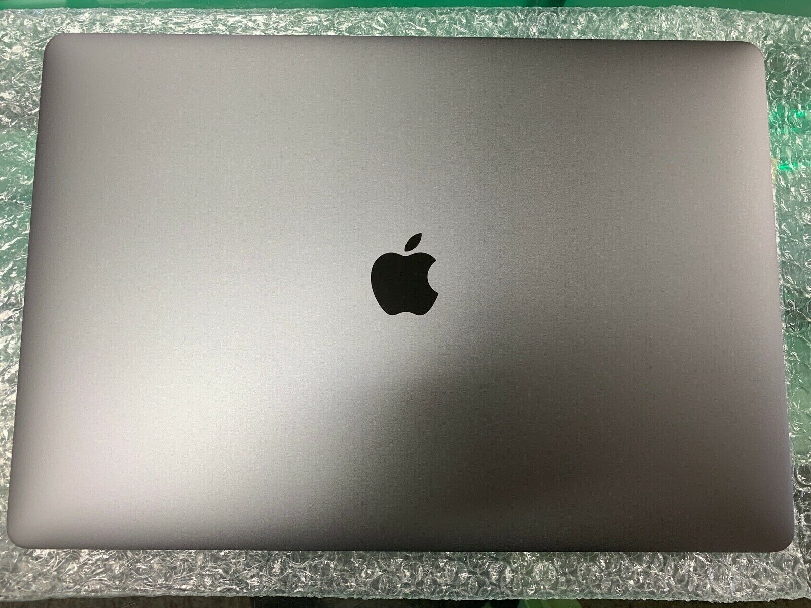 Màu Grey Tháo máy đẹp 98% không cứng móp