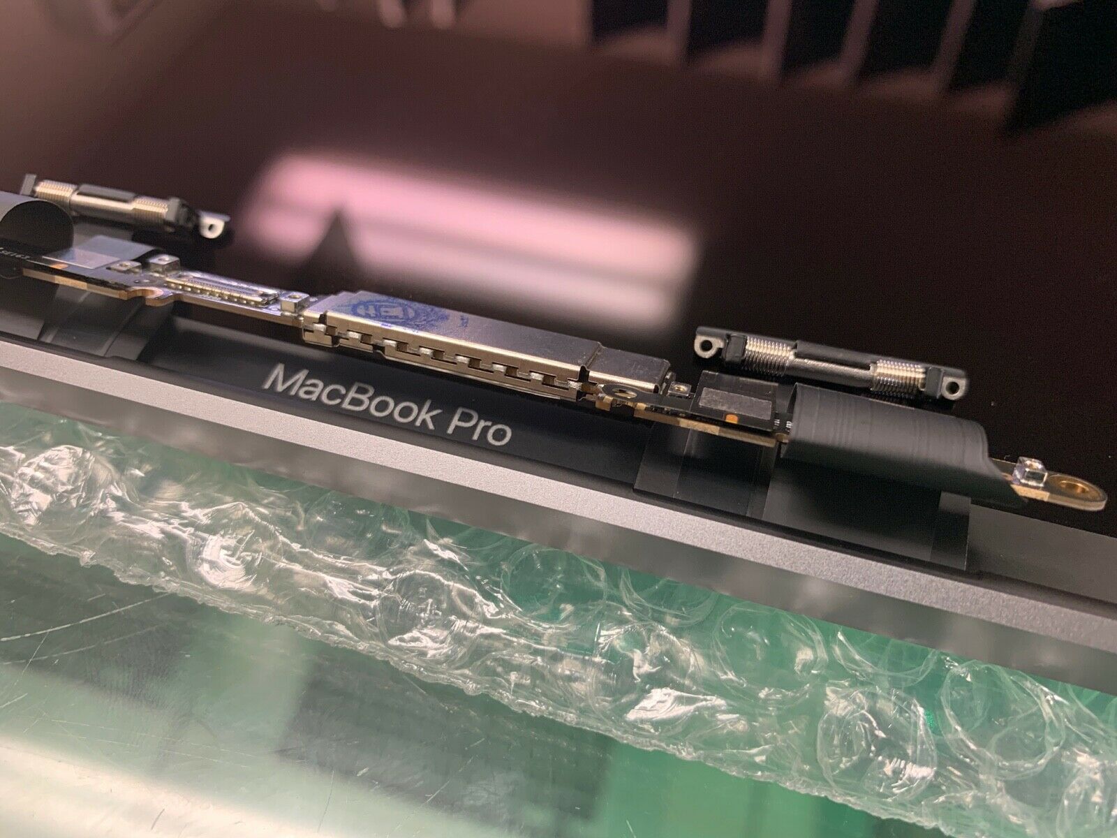 Màu Grey Tháo máy đẹp 98% không cứng móp