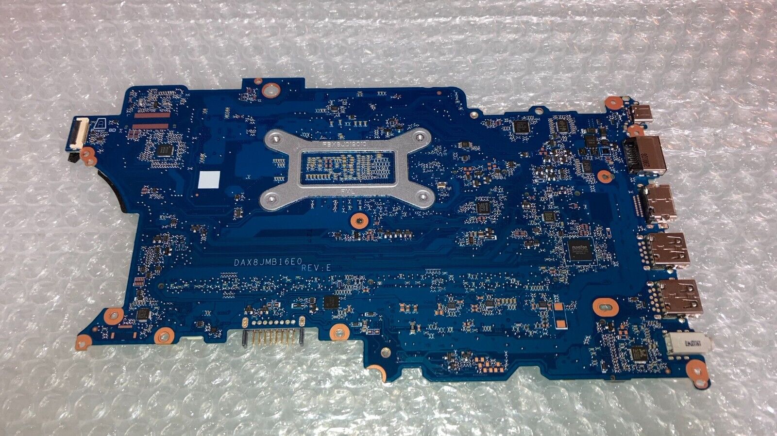 Main CPU i5-8265U VGA Share