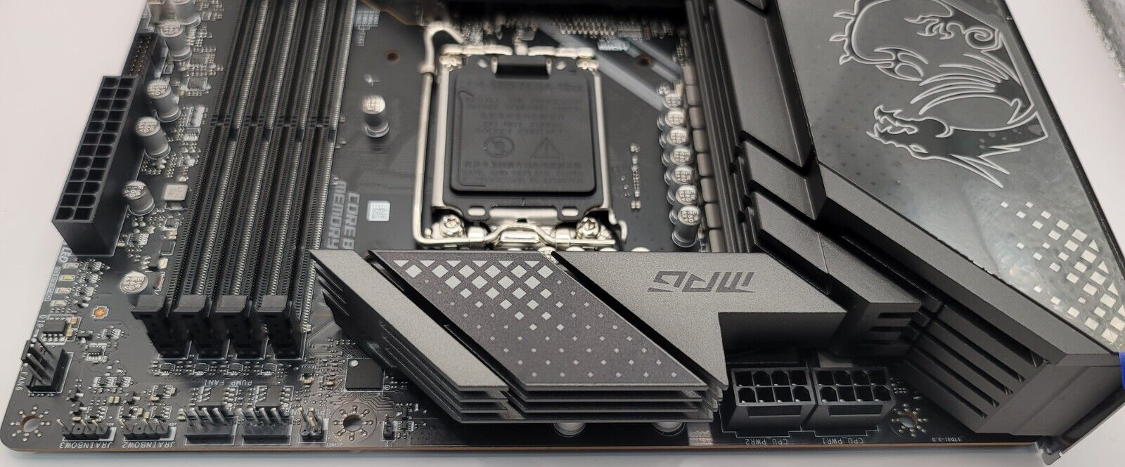 Main MSI MPG Z690 EDGE WIFI DDR5