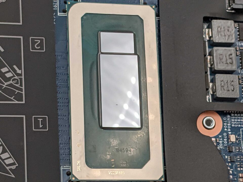 Main Dell Alienware M16 R2