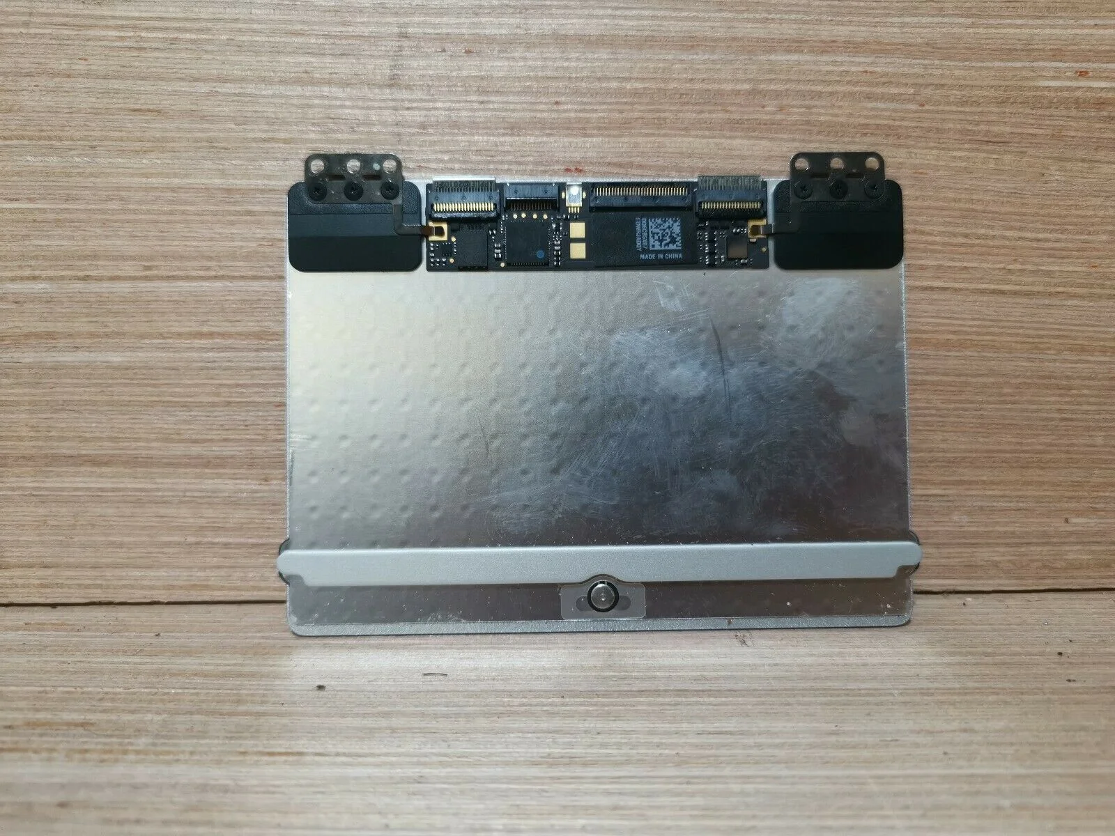Thay chuột Trackpad Touchpad Macbook Air A1466