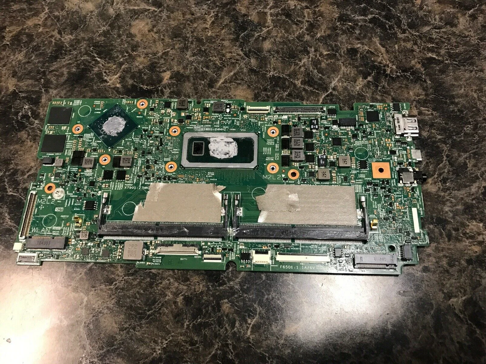 Main Dell Inspiron 15 7586