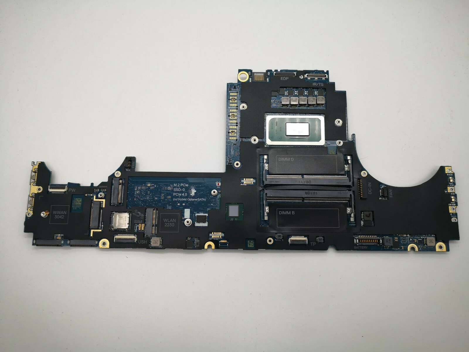 Main Dell Precision 7560