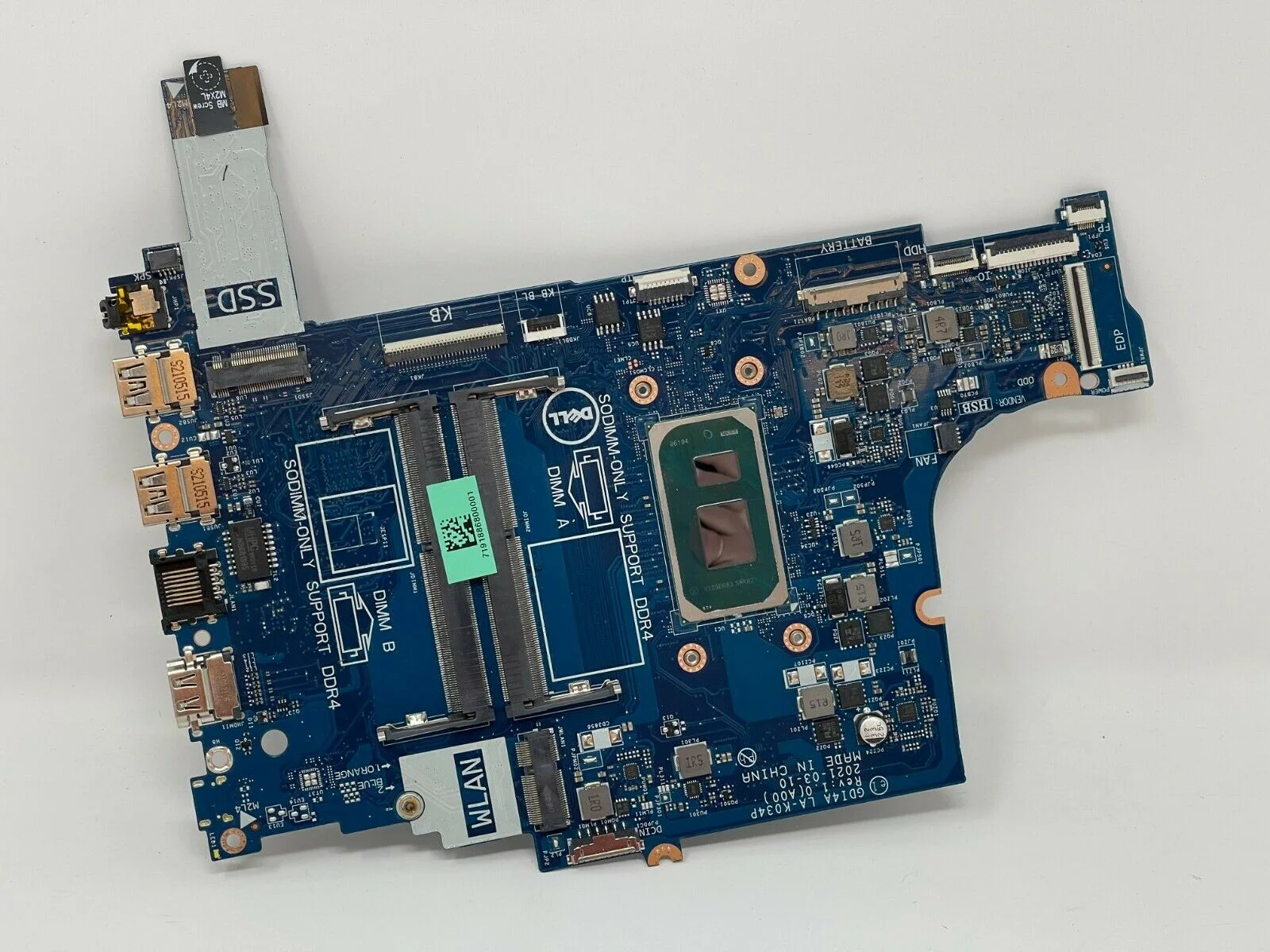 Main Dell Vostro 15 3501