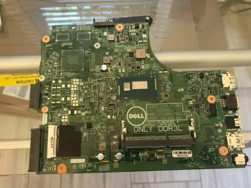 Main Dell Vostro 3549