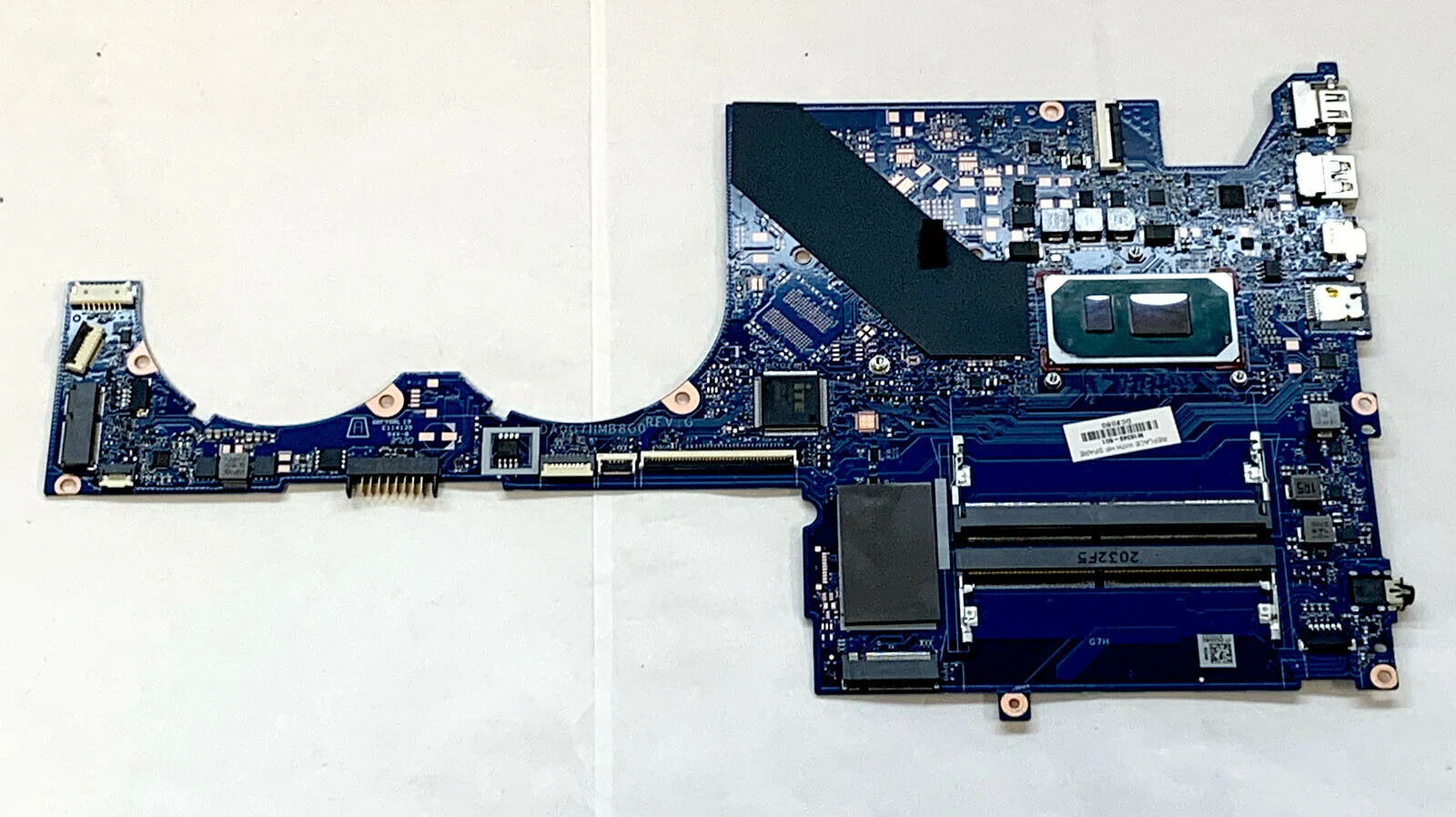 Main GIGABYTE G5 KD-52VN123SO