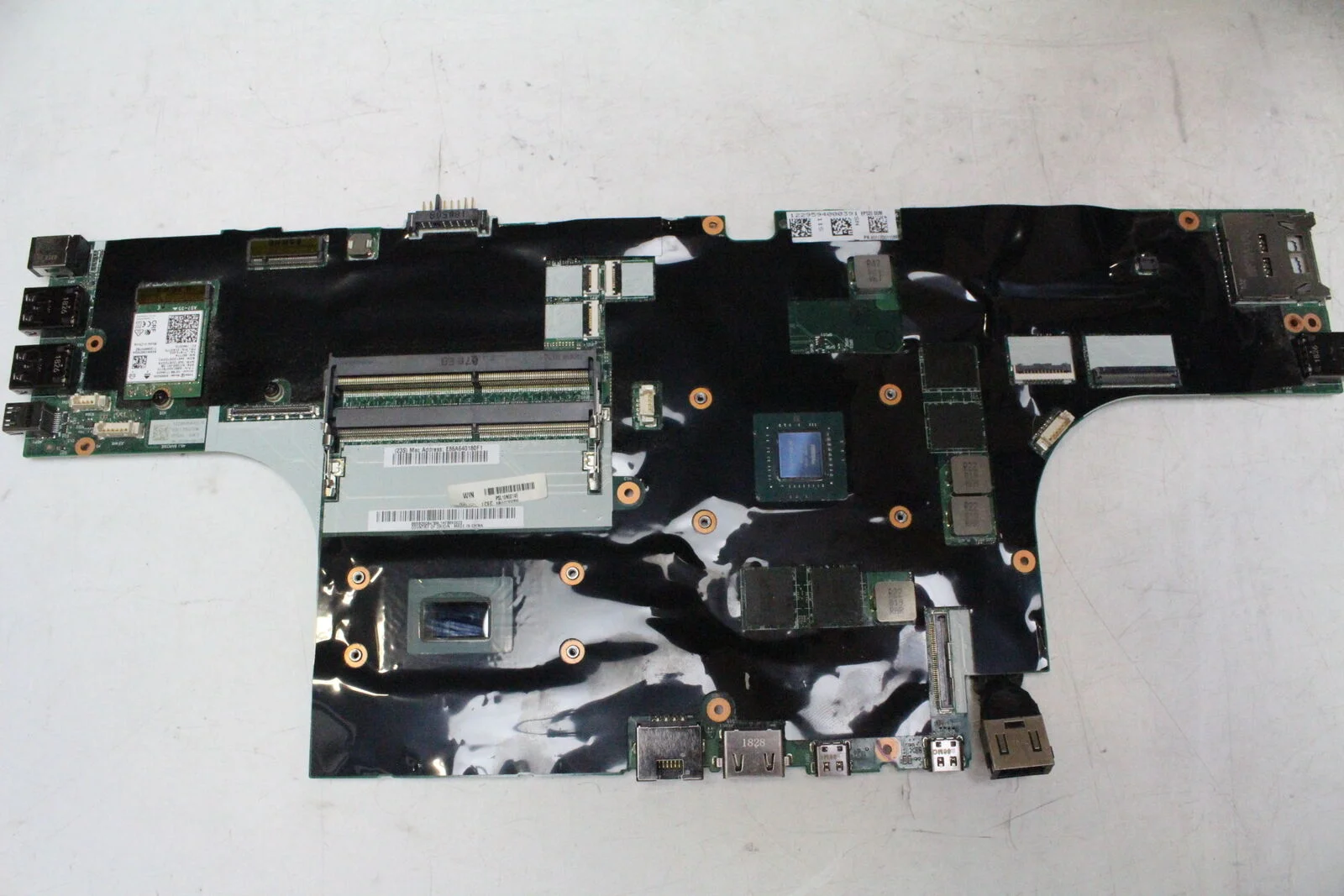 Main Lenovo ThinkPad P52