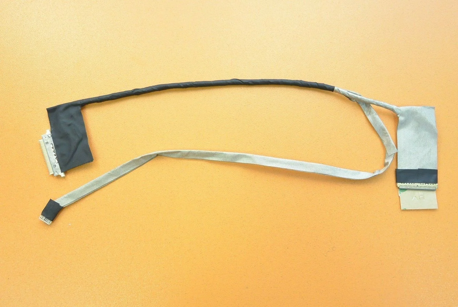 Thay Cáp Màn Hình Dell Vostro 3560