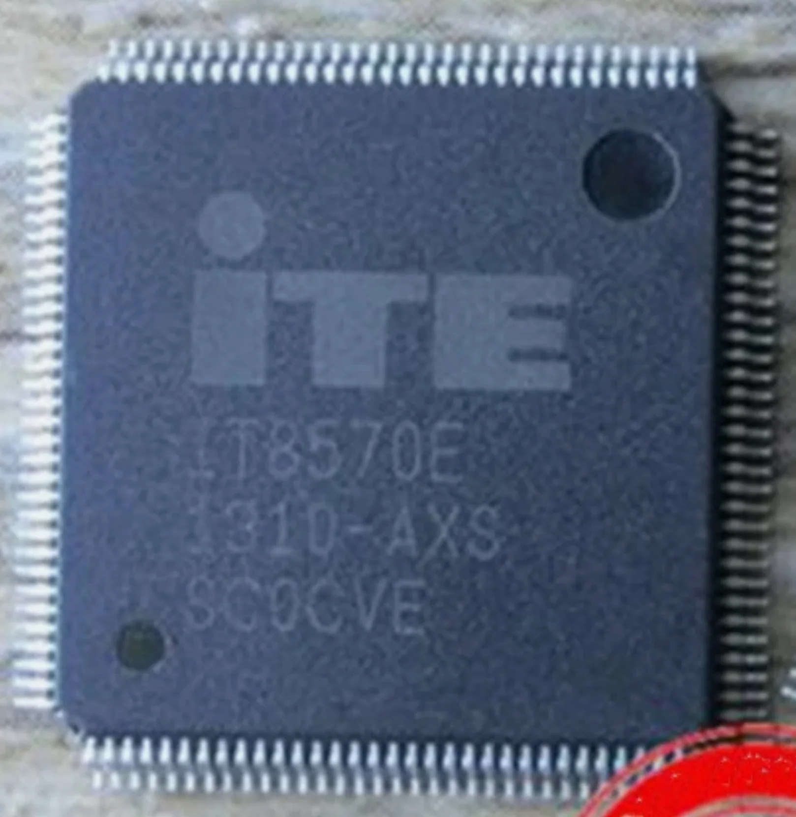 IT8570E-AXS