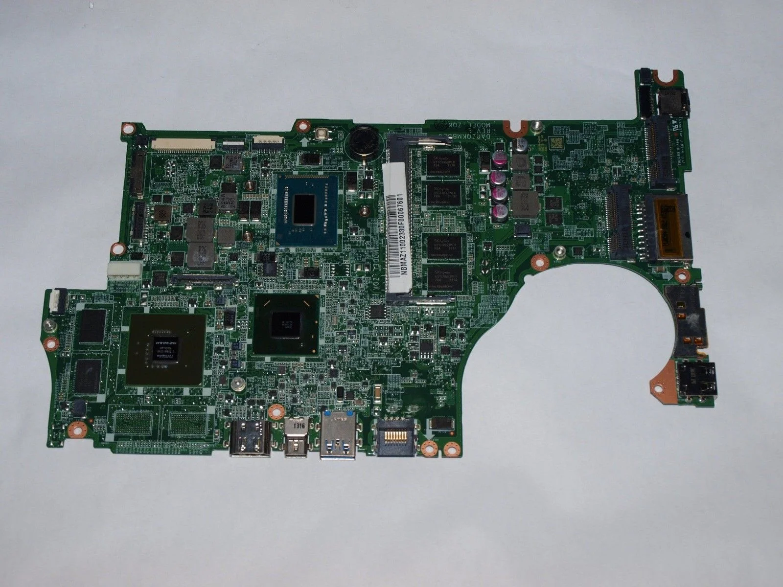 Main Acer V7-582
