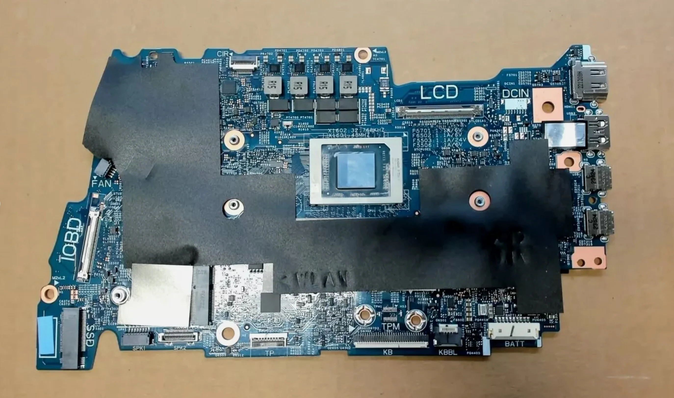 Main Dell Inspiron 16 7635 2-in-1