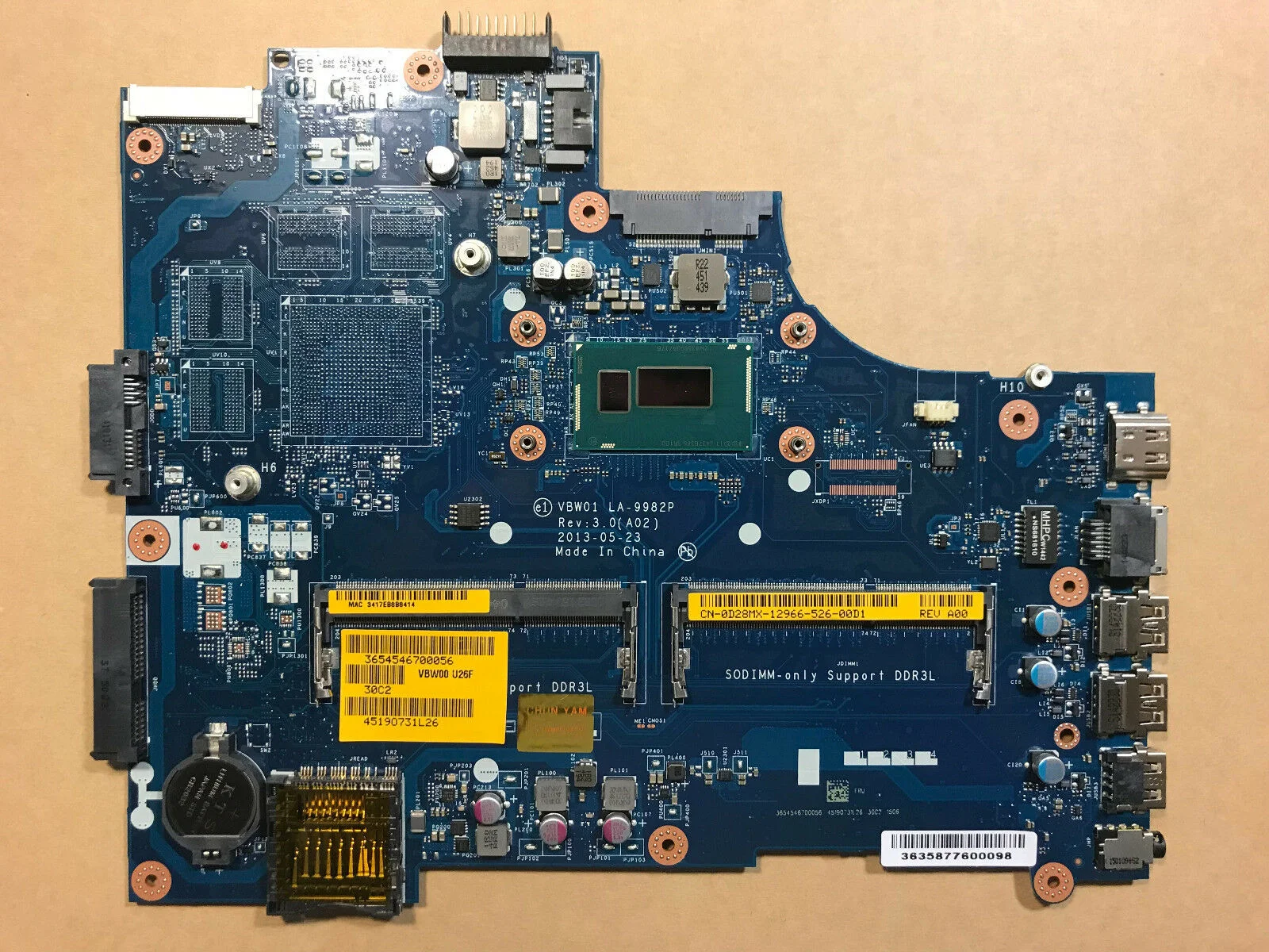 Main Dell Insprion 3537