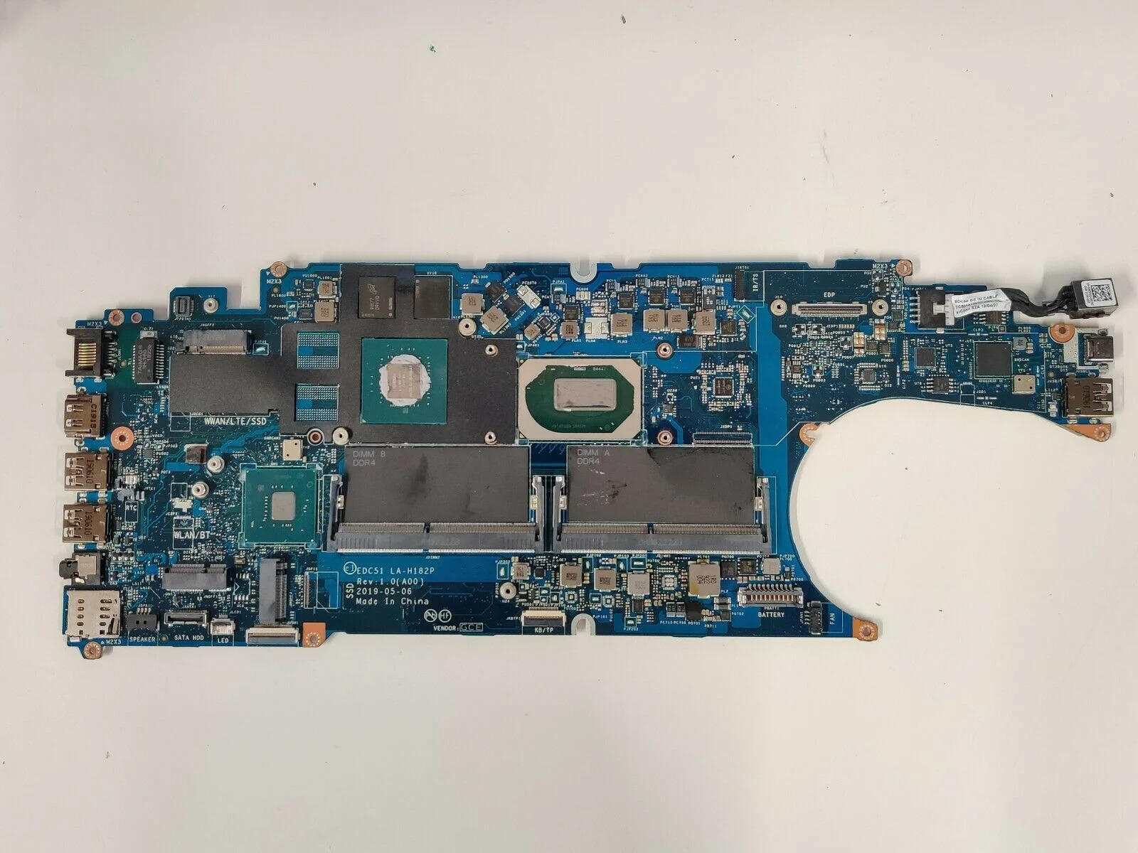 Main Dell Precision 3541