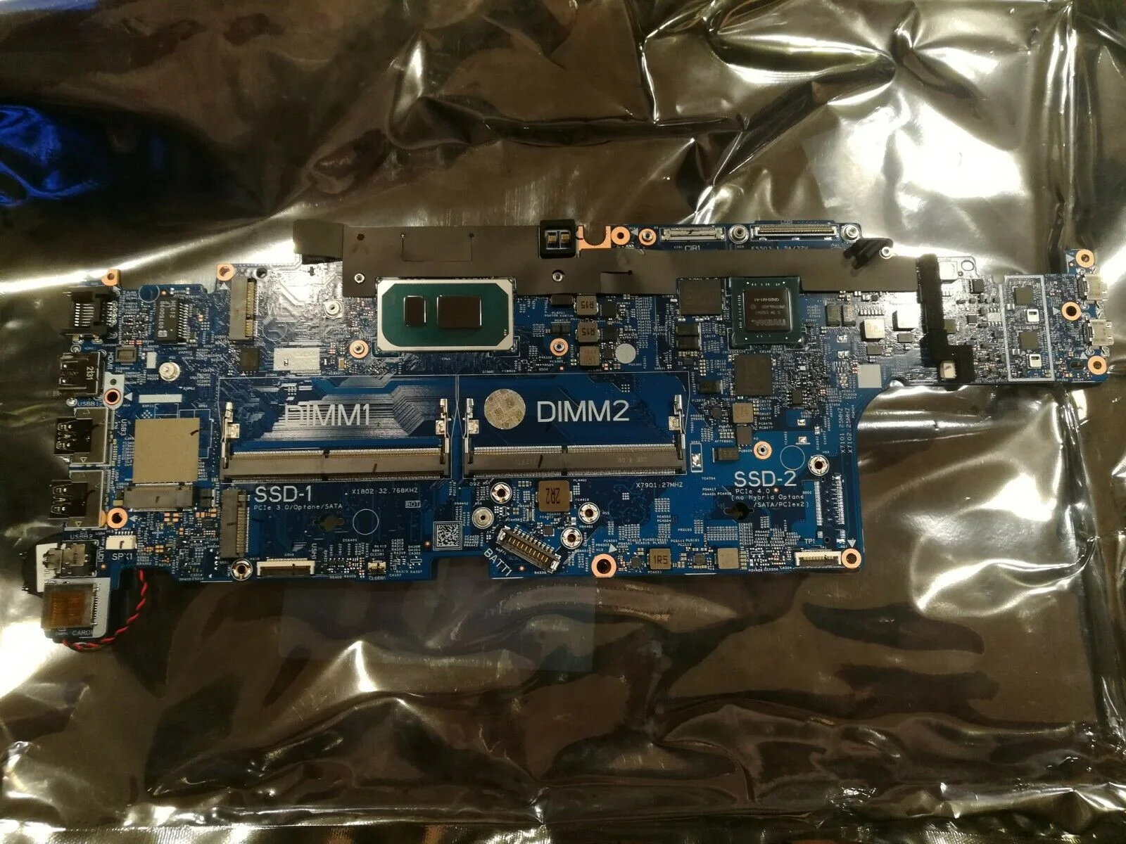Main Dell Precision 3560