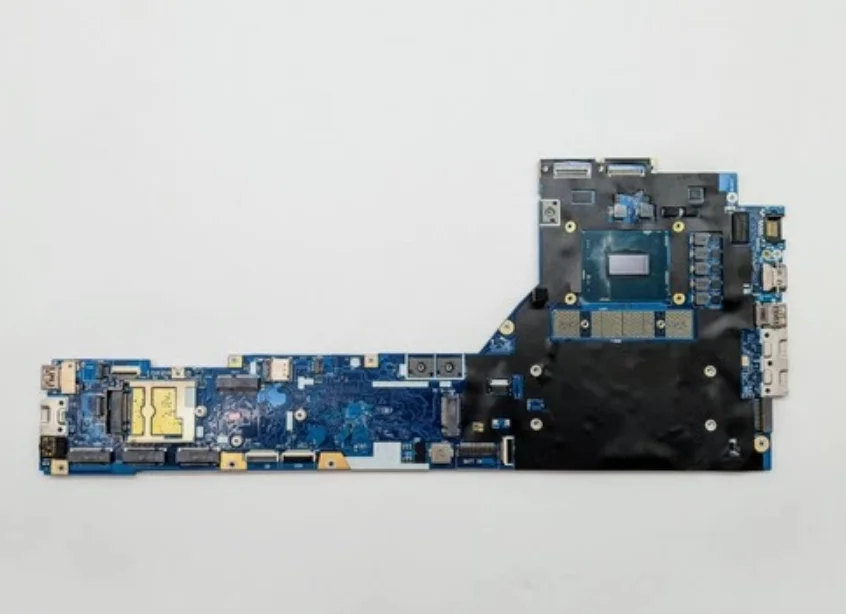 Main Dell Precision 7780