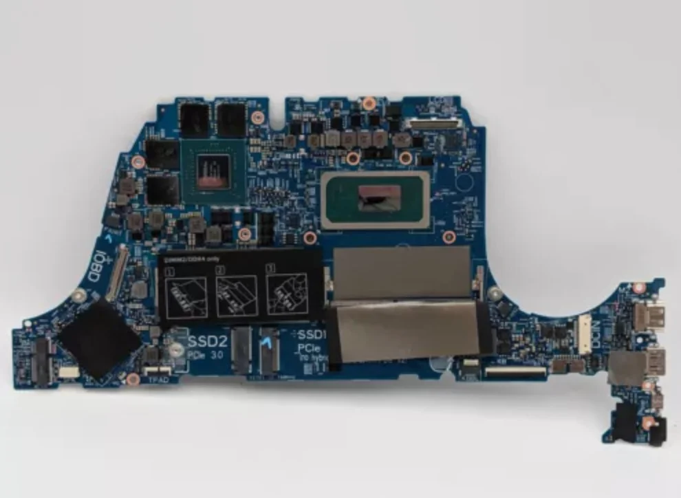 Main Dell Vostro 15 7510