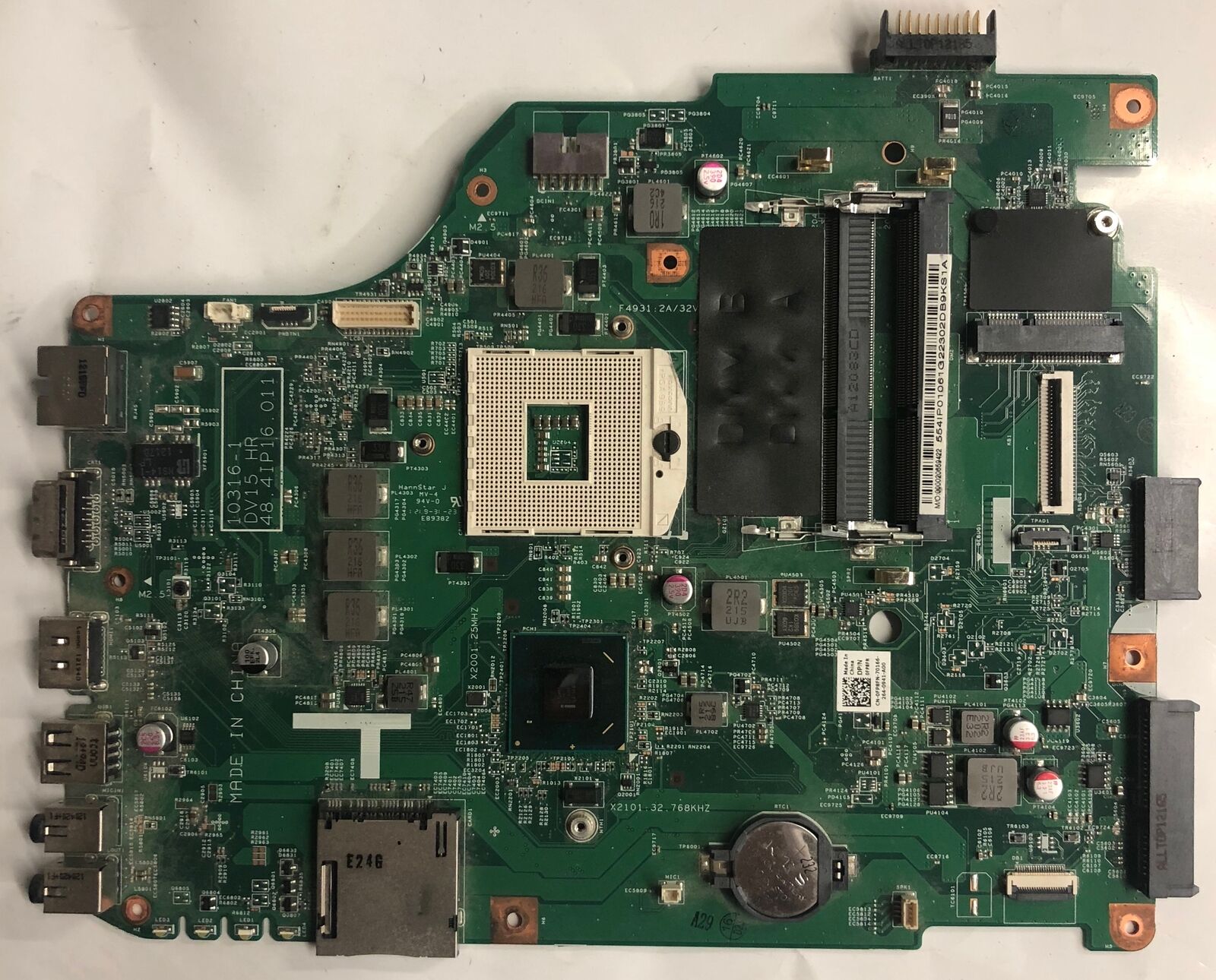 Main Dell Vostro 2520