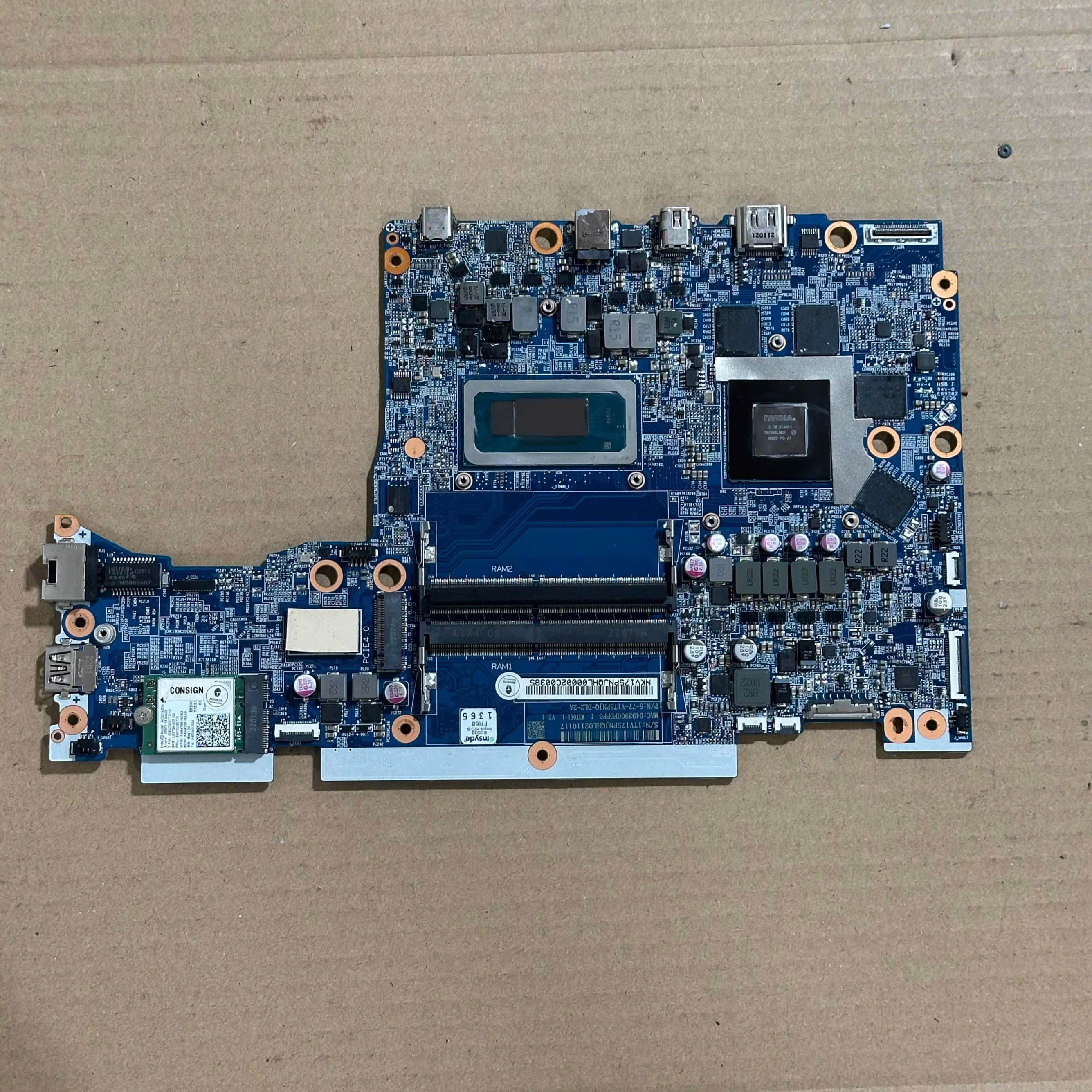 Main GIGABYTE G5 MF5-52VN353SH