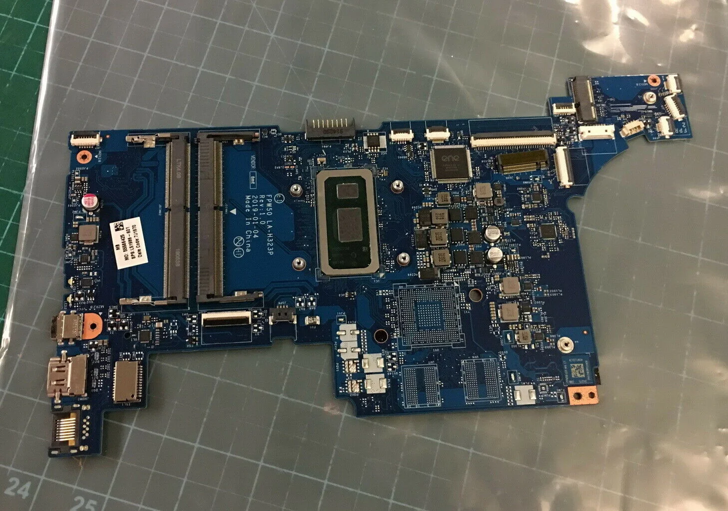 Main HP 256 G8