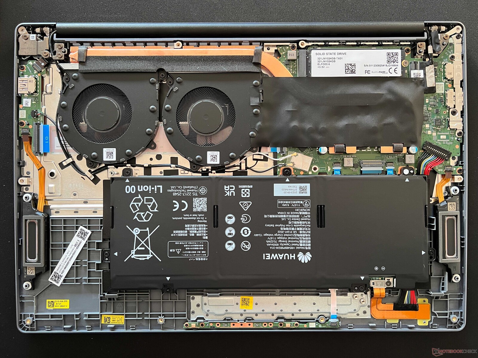 Main Huawei MateBook D16