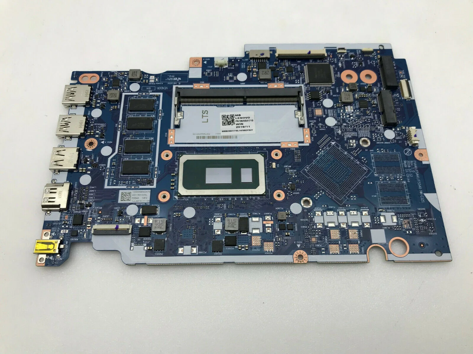 Main Lenovo Ideapad 3 14IIL