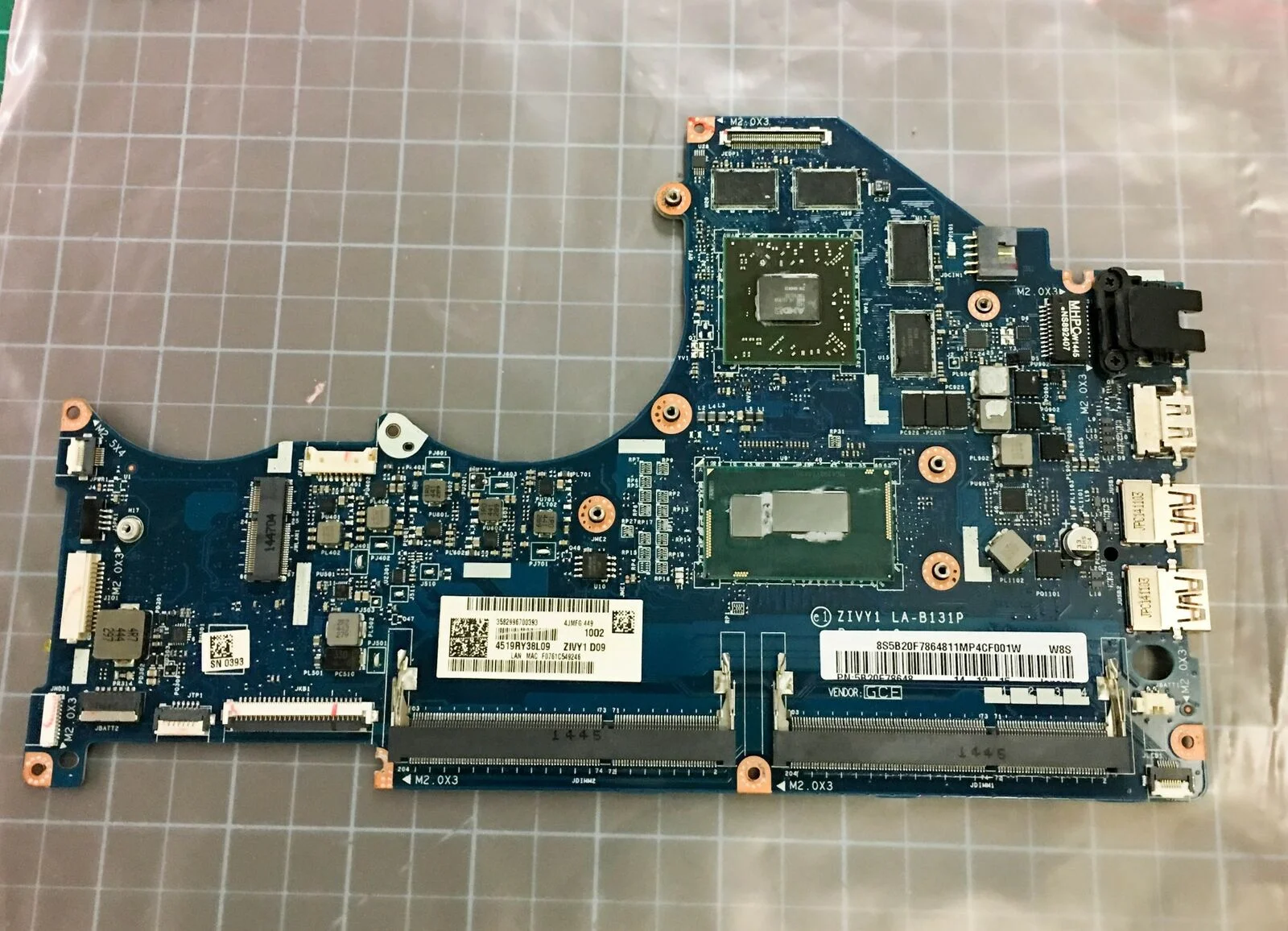 Main Lenovo Y40-70