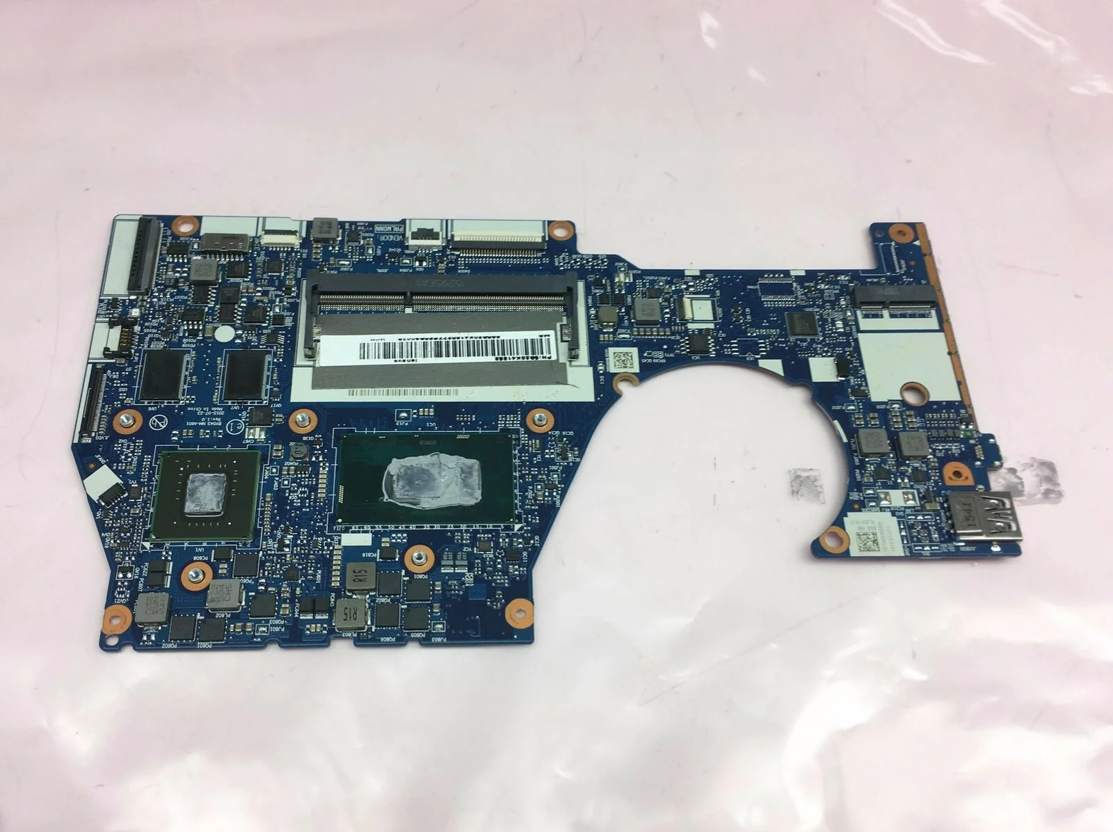 Main Lenovo Yoga 700