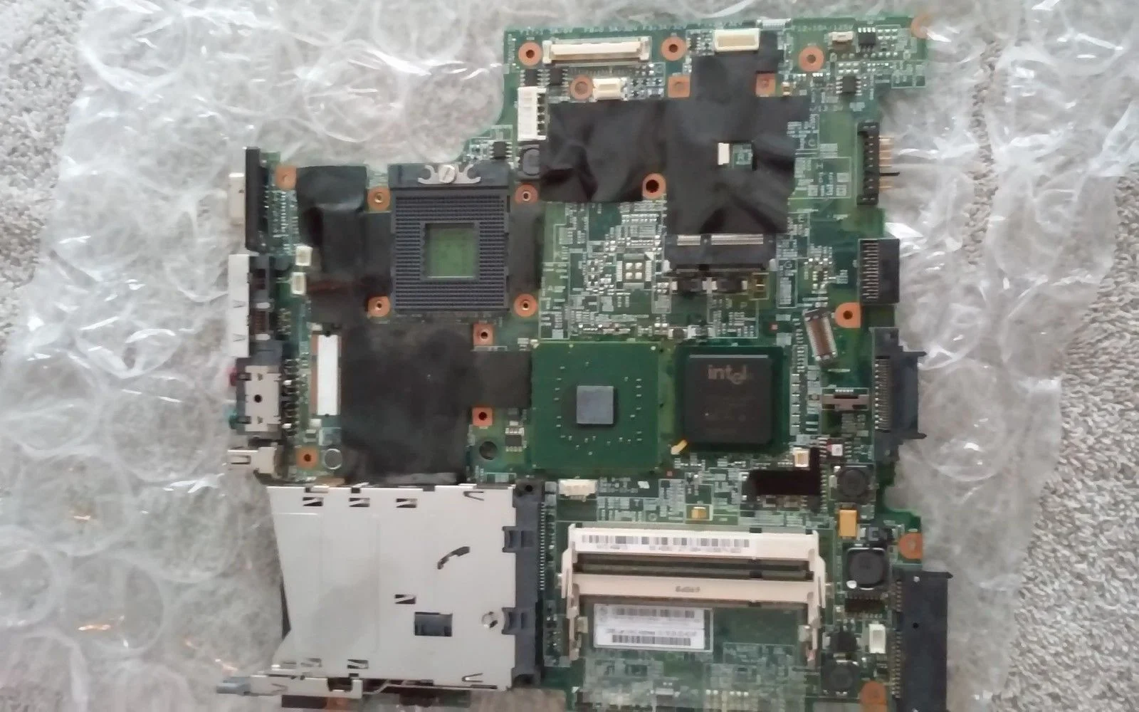Main Levono ThinkPad R61