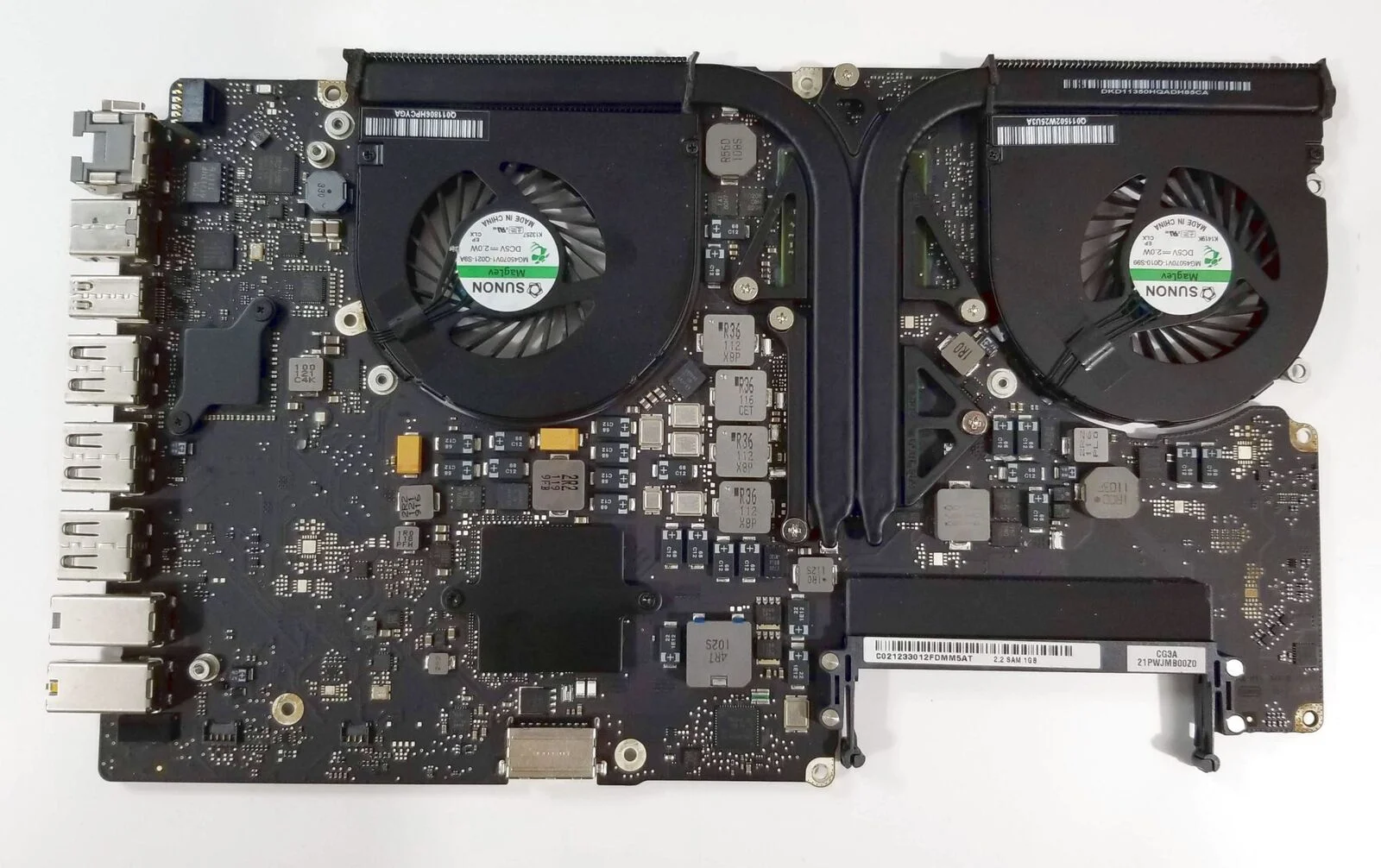 Main Macbook Pro 17 A1297