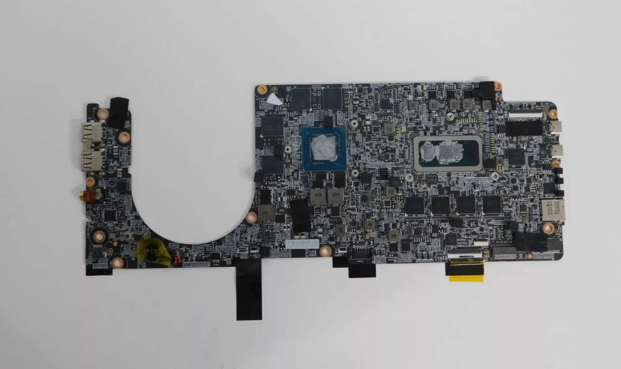 Main MSI Prestige 14 EVO B13M-401VN