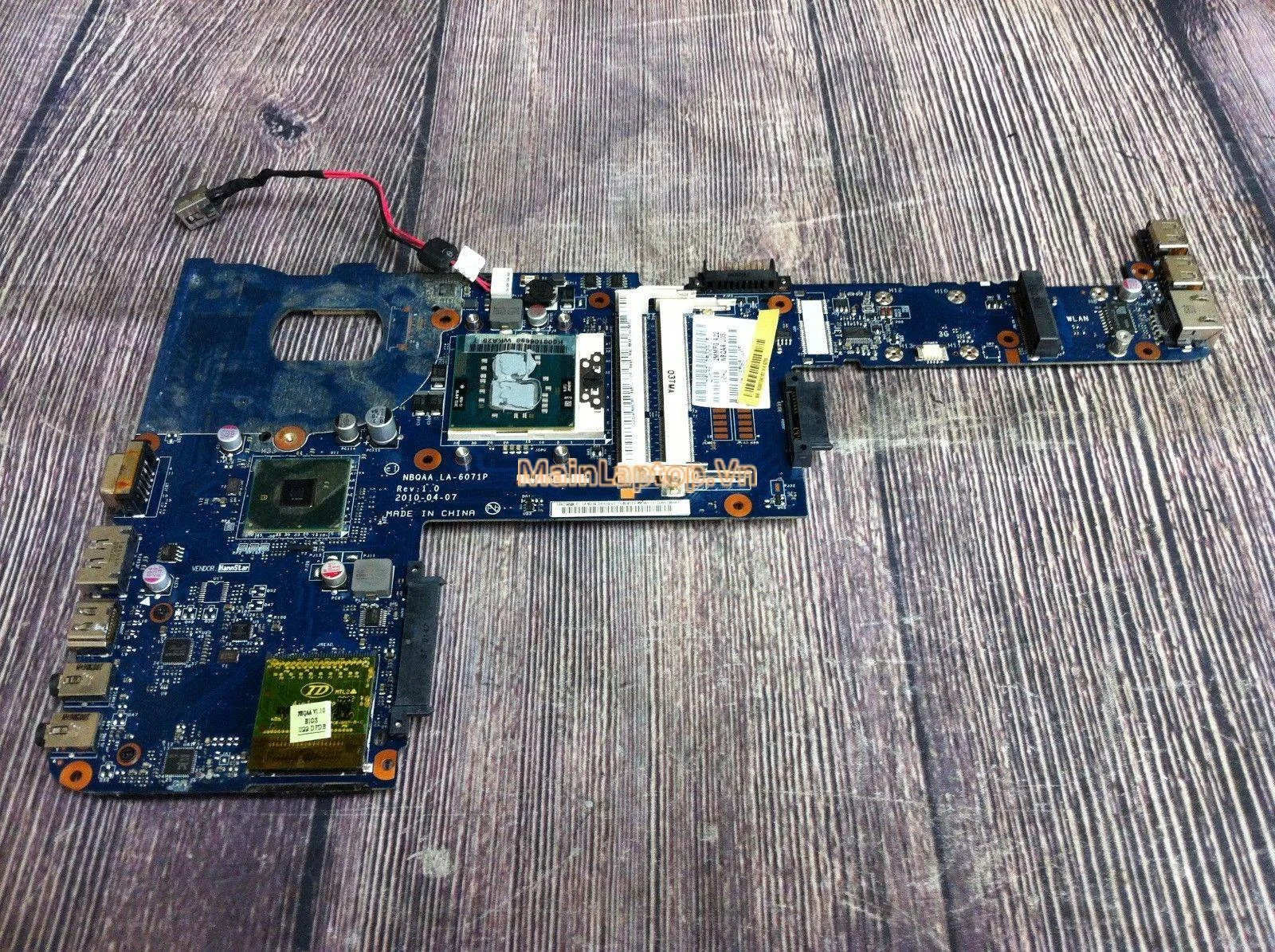 Main Toshiba M645
