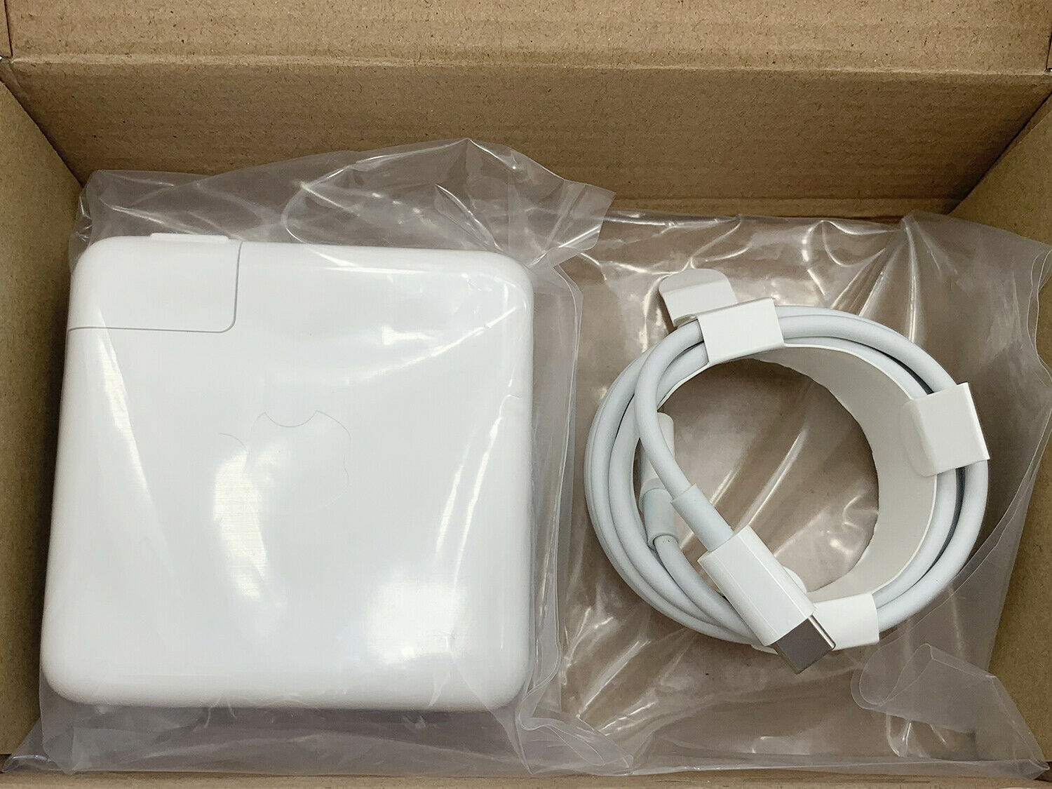 Sạc Apple Macbook Pro 13 A2251 EMC 3348