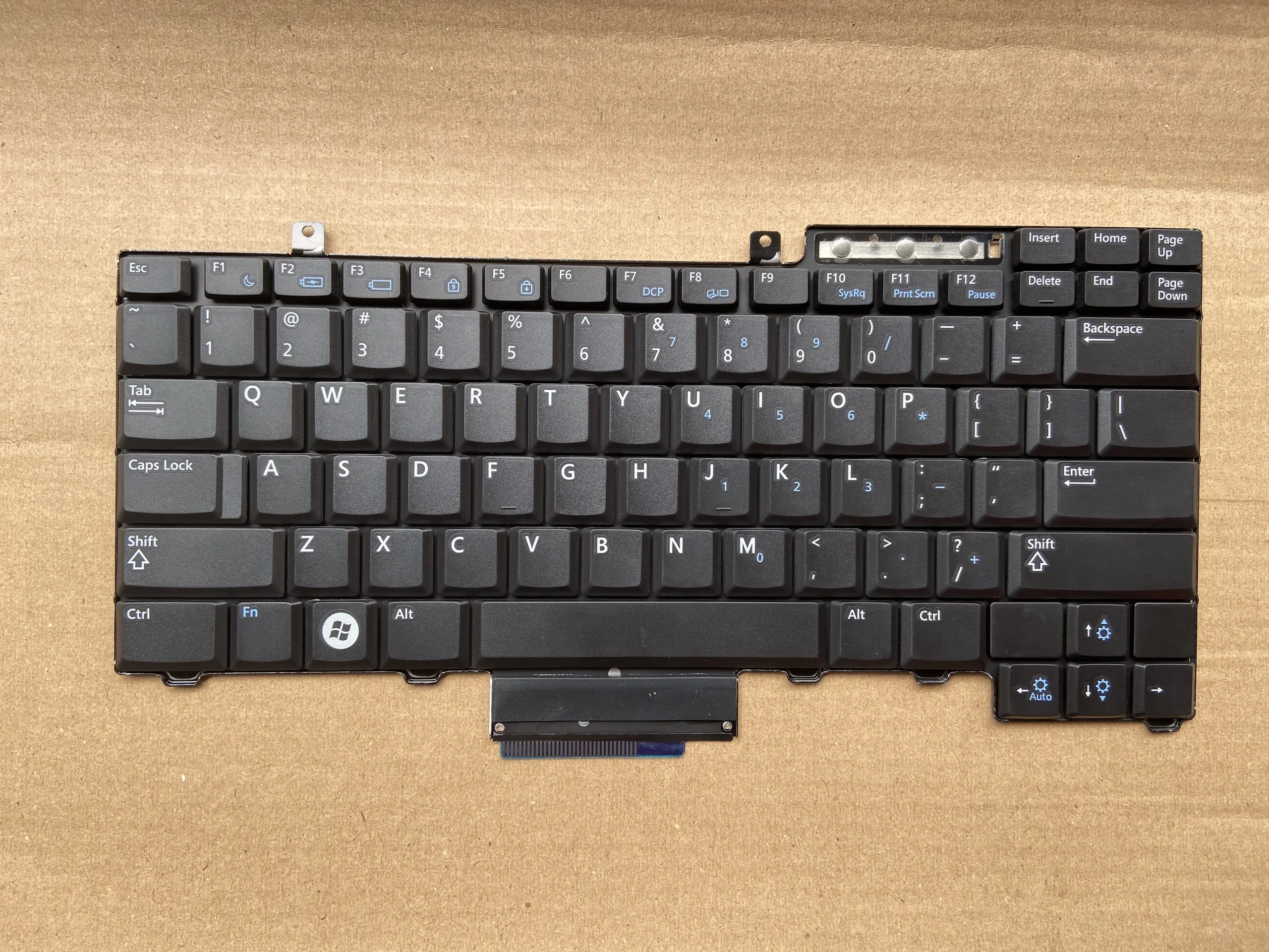 Thay Bàn Phím Laptop Dell Latitude E5500
