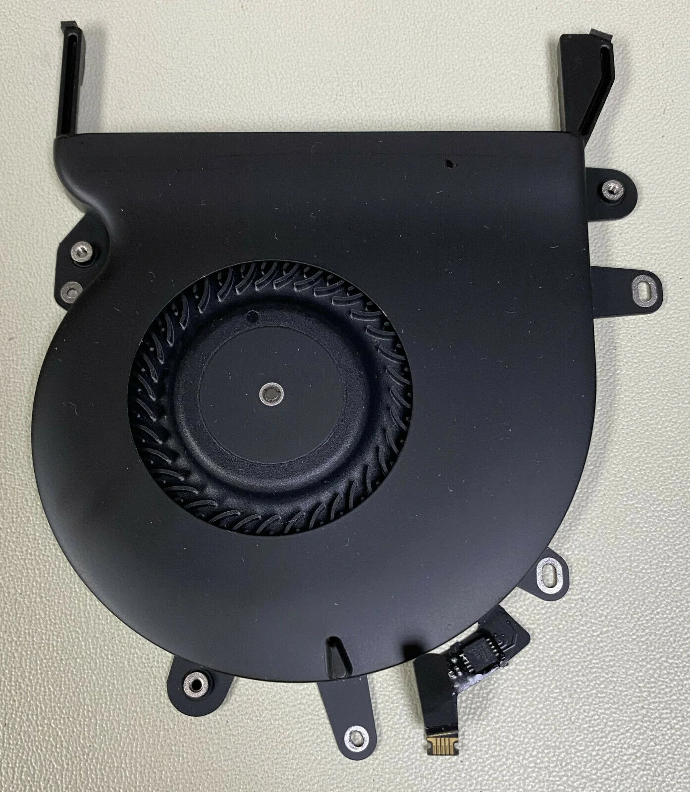 Thay Quạt Fan Tản Nhiệt Macbook Pro 15 2019 A1990 EMC 3215 3359