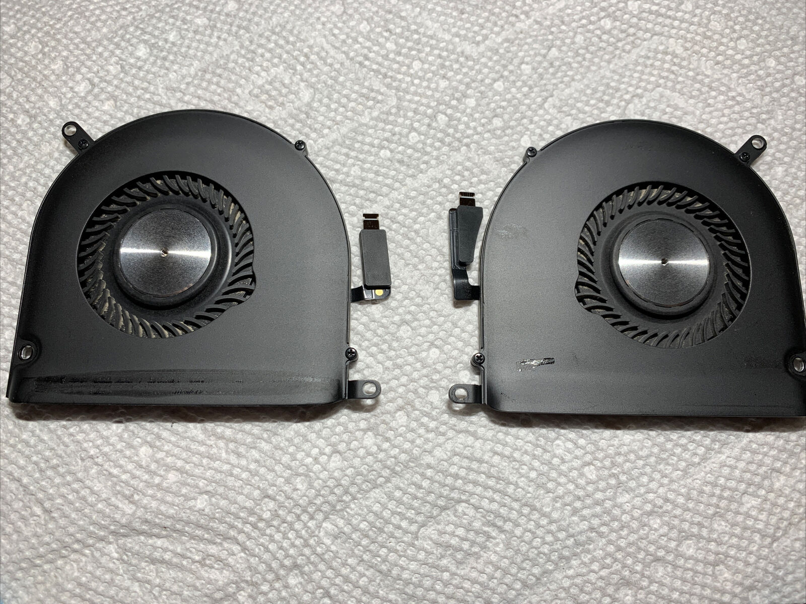 Thay Quạt Fan Tản Nhiệt Macbook Pro 15 A1398