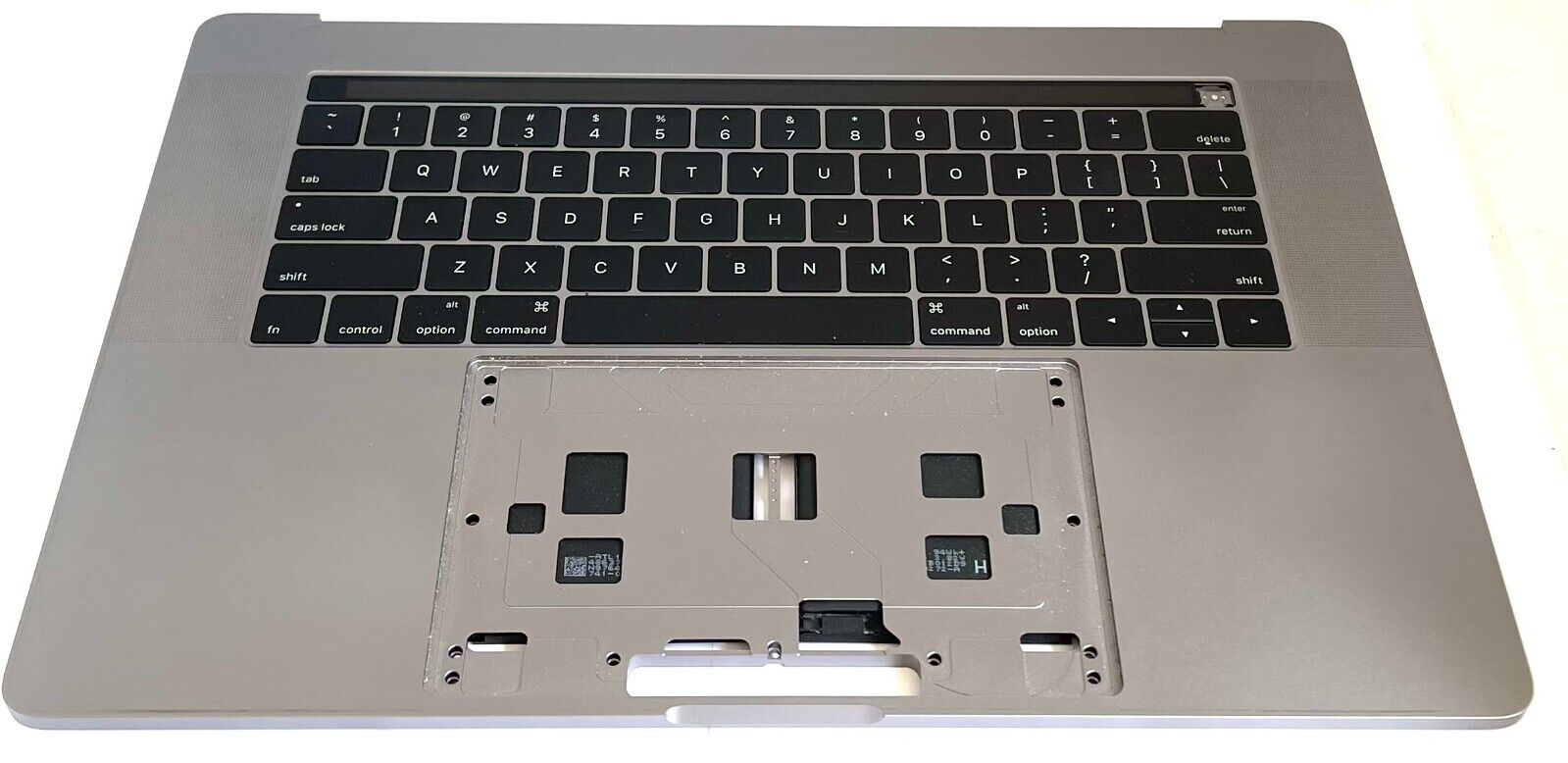 Thay vỏ Macbook Pro 15″ A1707 Đời 2016 2017
